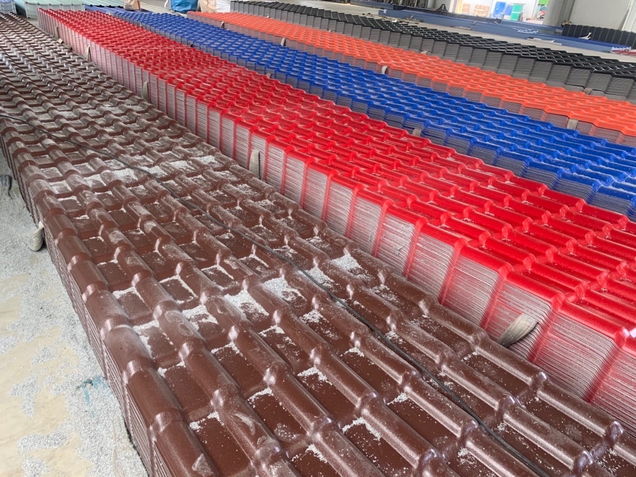 Các màu ngói nhựa PVC ASA tại nhà máy