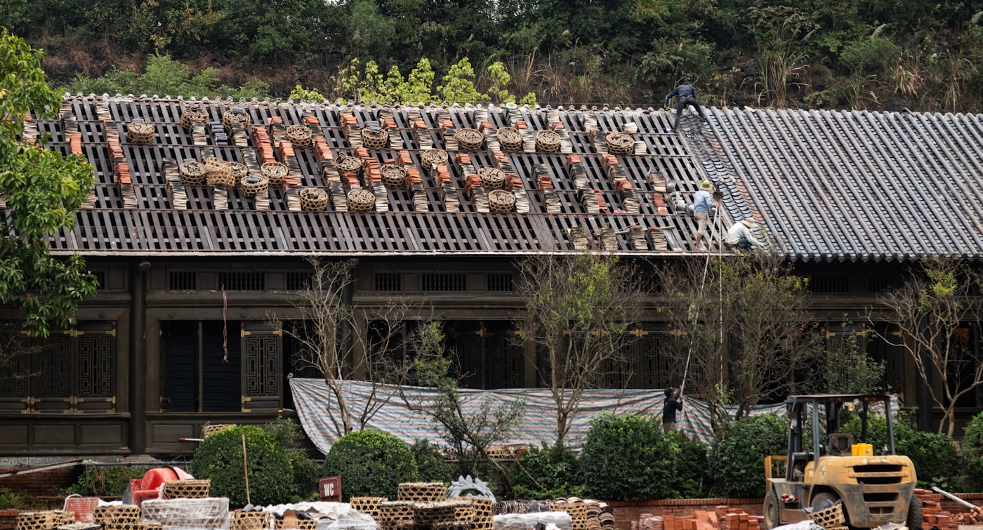 Thi công mái và phụ kiện